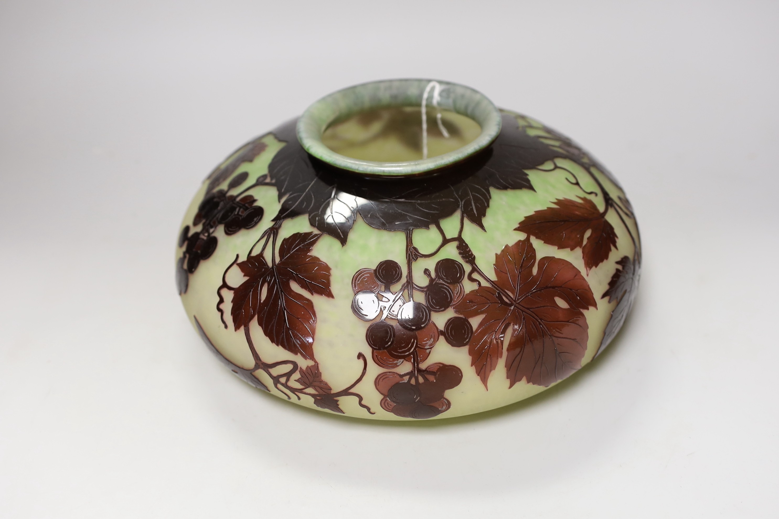An Andre Delatte, Nancy acid-etched cameo glass vase. 29cm wide